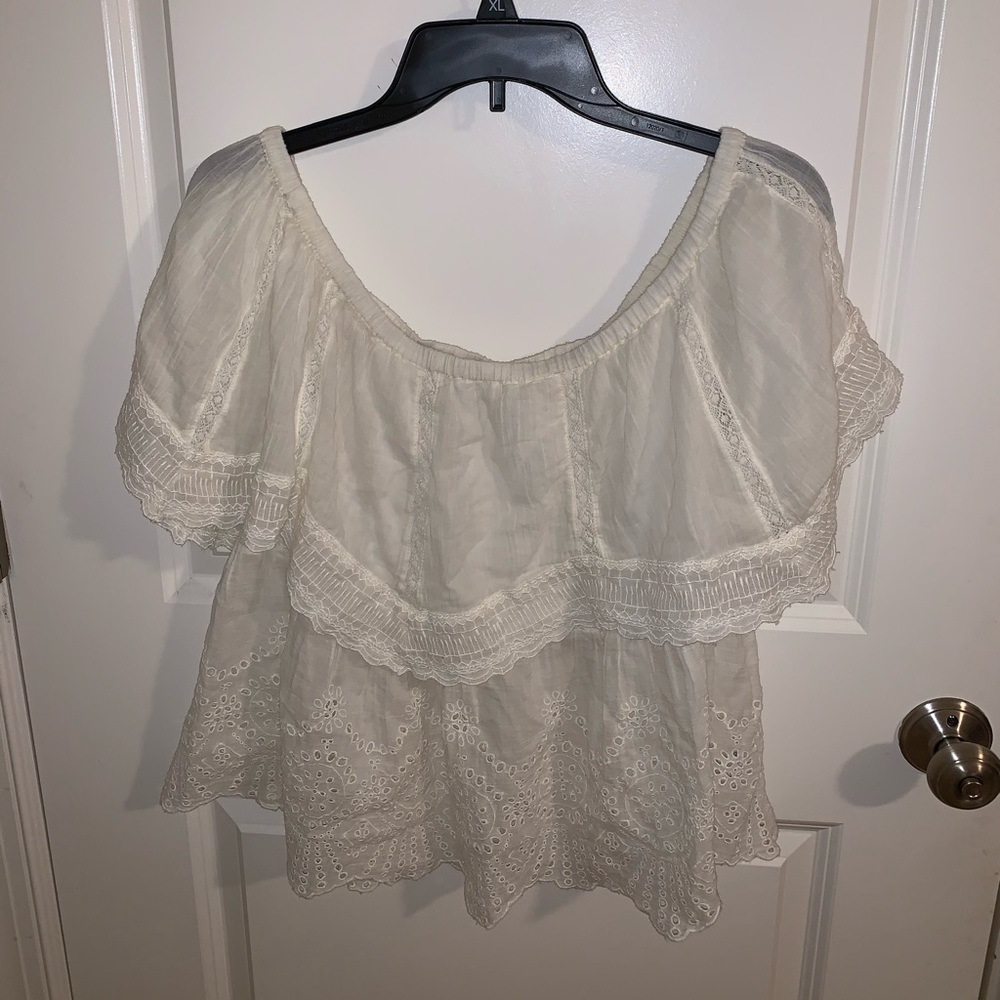 American Eagle off the shoulder blouse!
